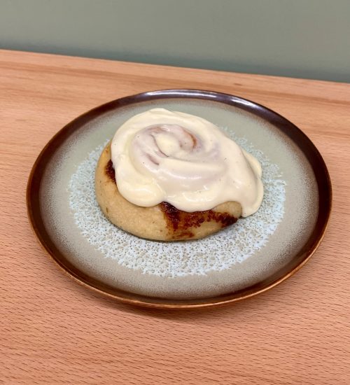 Tarwe zuurdesem brood bio heukelum asperen leerdam duurzaam gezond cinnemon rolls desem roomkaas topping